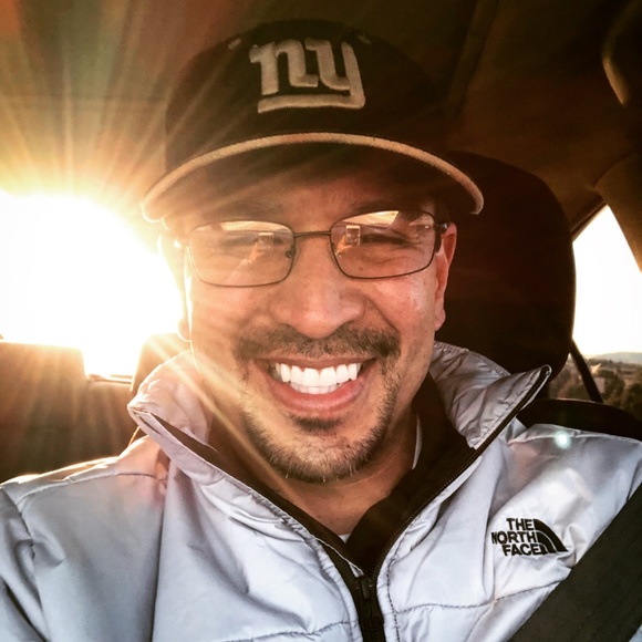 Meet your Posher, Carlos - Picture 2 of 4